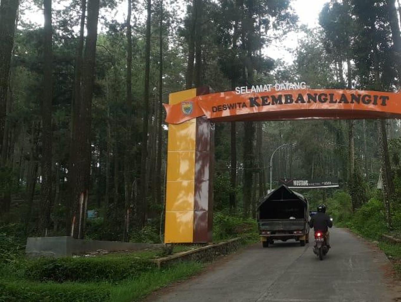 Desa Kembanglangit
